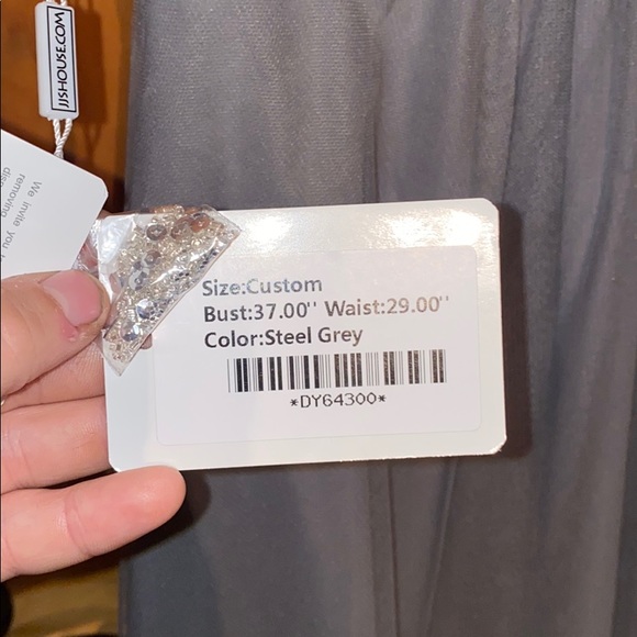 Dress - Picture 4 of 4